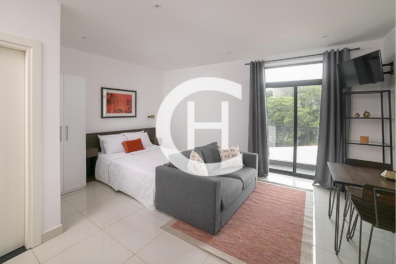 Embassy Gardens By Clifton Homes Акра Екстериор снимка