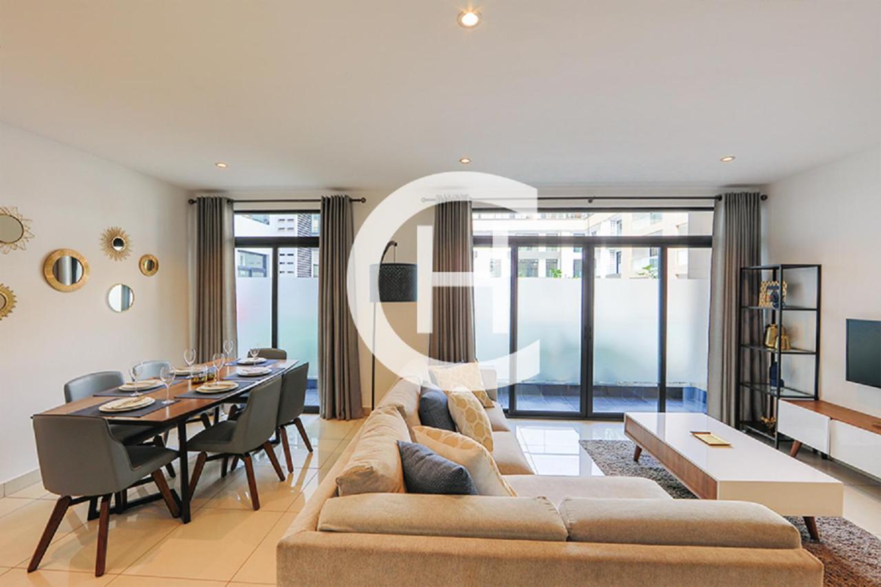 Embassy Gardens By Clifton Homes Акра Екстериор снимка