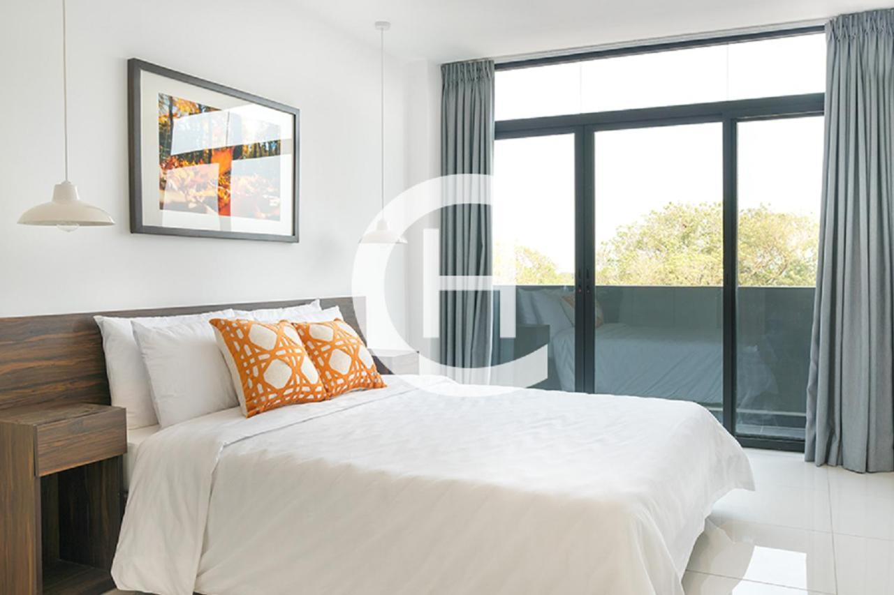 Embassy Gardens By Clifton Homes Акра Екстериор снимка